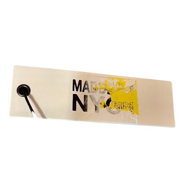 Madden NYC NYT Black Puffer Bucket Hat with Blinged Out Beaded Zip Pocket One Sz - Picture 8 of 13